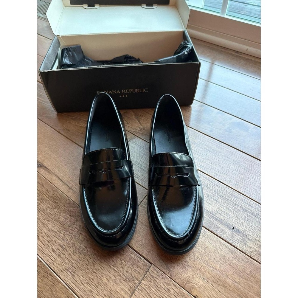 Banana Republic Black Patent Leather Loafers Women's Size 7